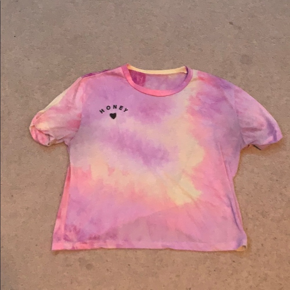 Tye Dye Semi Cropped Tee w/“HONEY” and heart decal